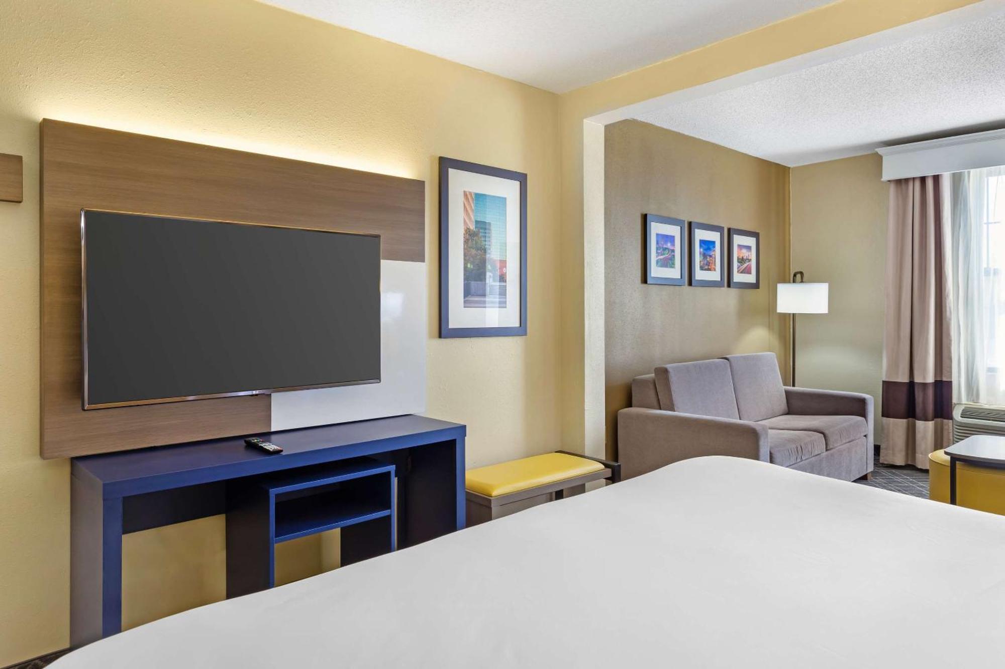 Comfort Suites Hanes Mall Winston-Salem Exteriör bild